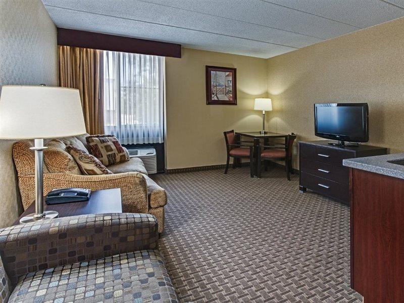 Holiday Inn Express - Fall River North Eksteriør bilde