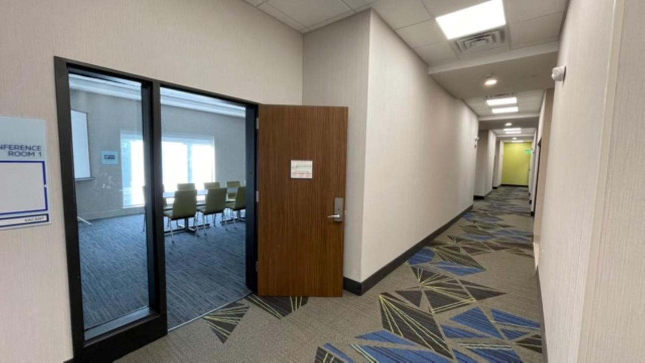 Holiday Inn Express - Fall River North Eksteriør bilde