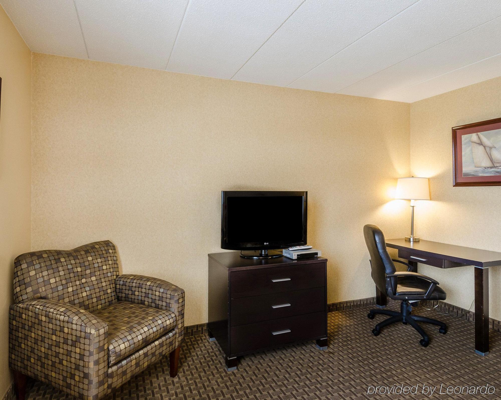 Holiday Inn Express - Fall River North Eksteriør bilde
