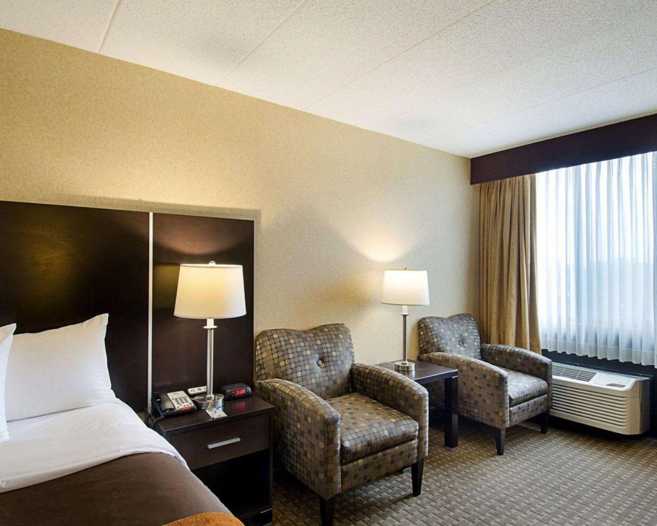 Holiday Inn Express - Fall River North Eksteriør bilde