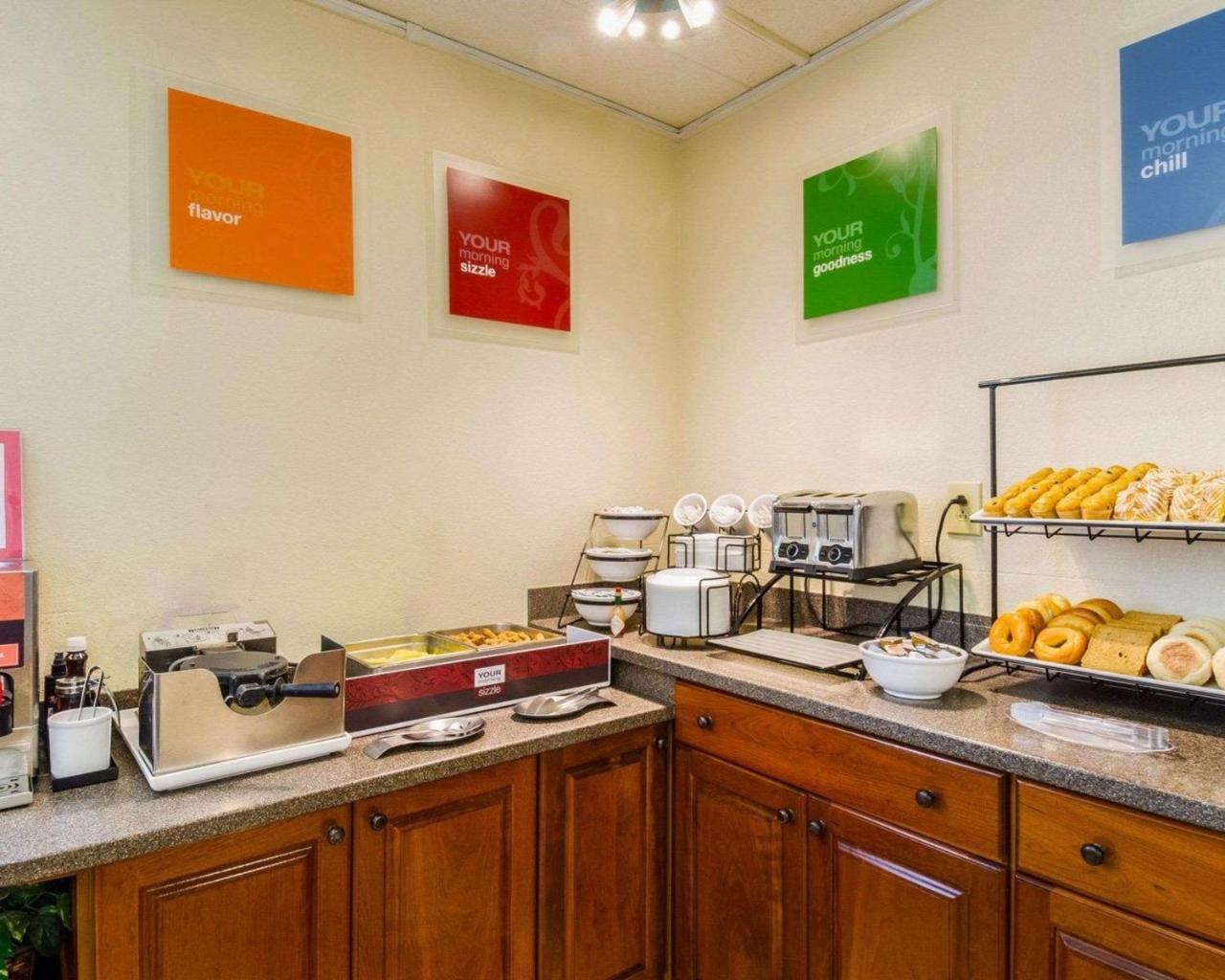 Holiday Inn Express - Fall River North Eksteriør bilde