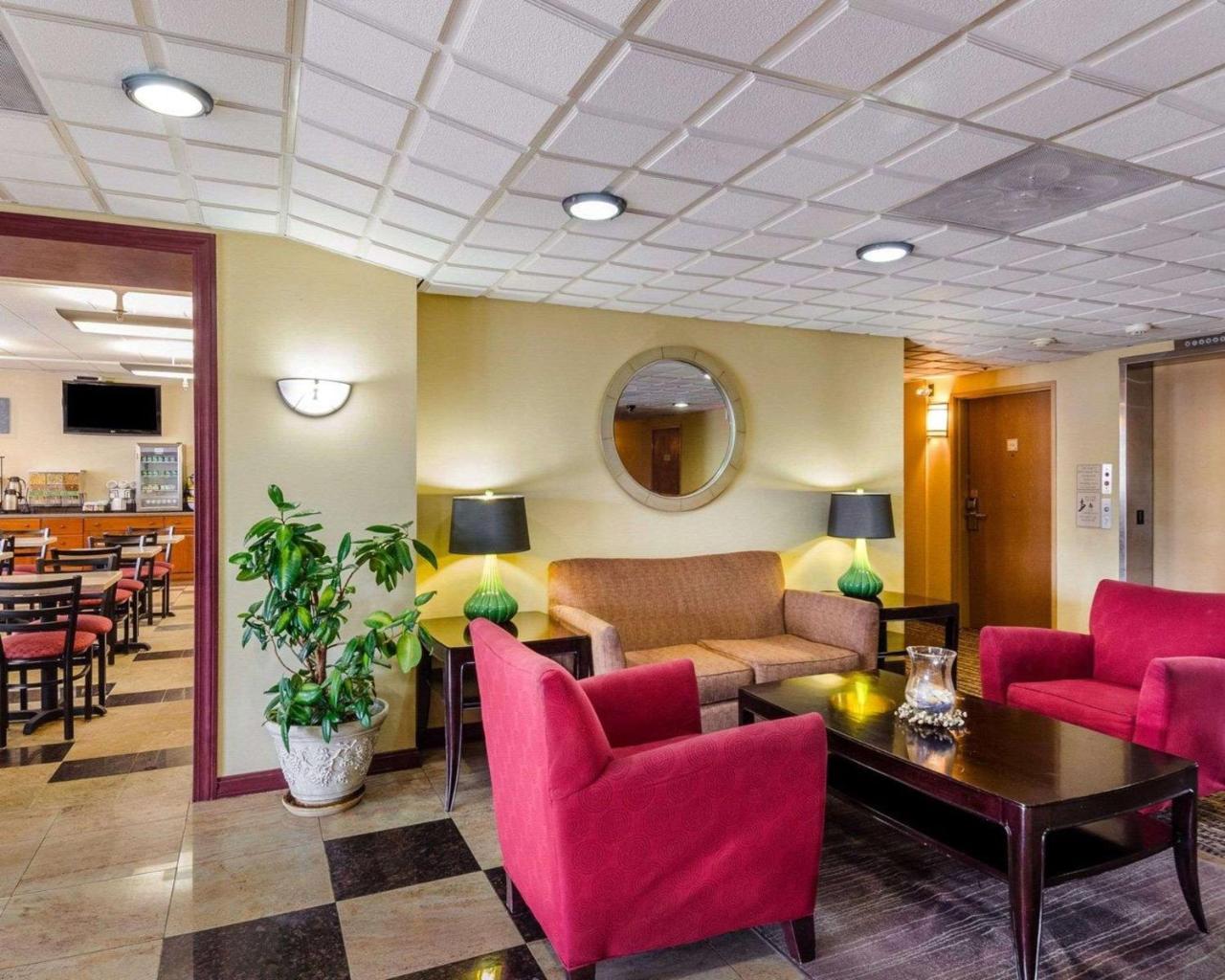 Holiday Inn Express - Fall River North Eksteriør bilde