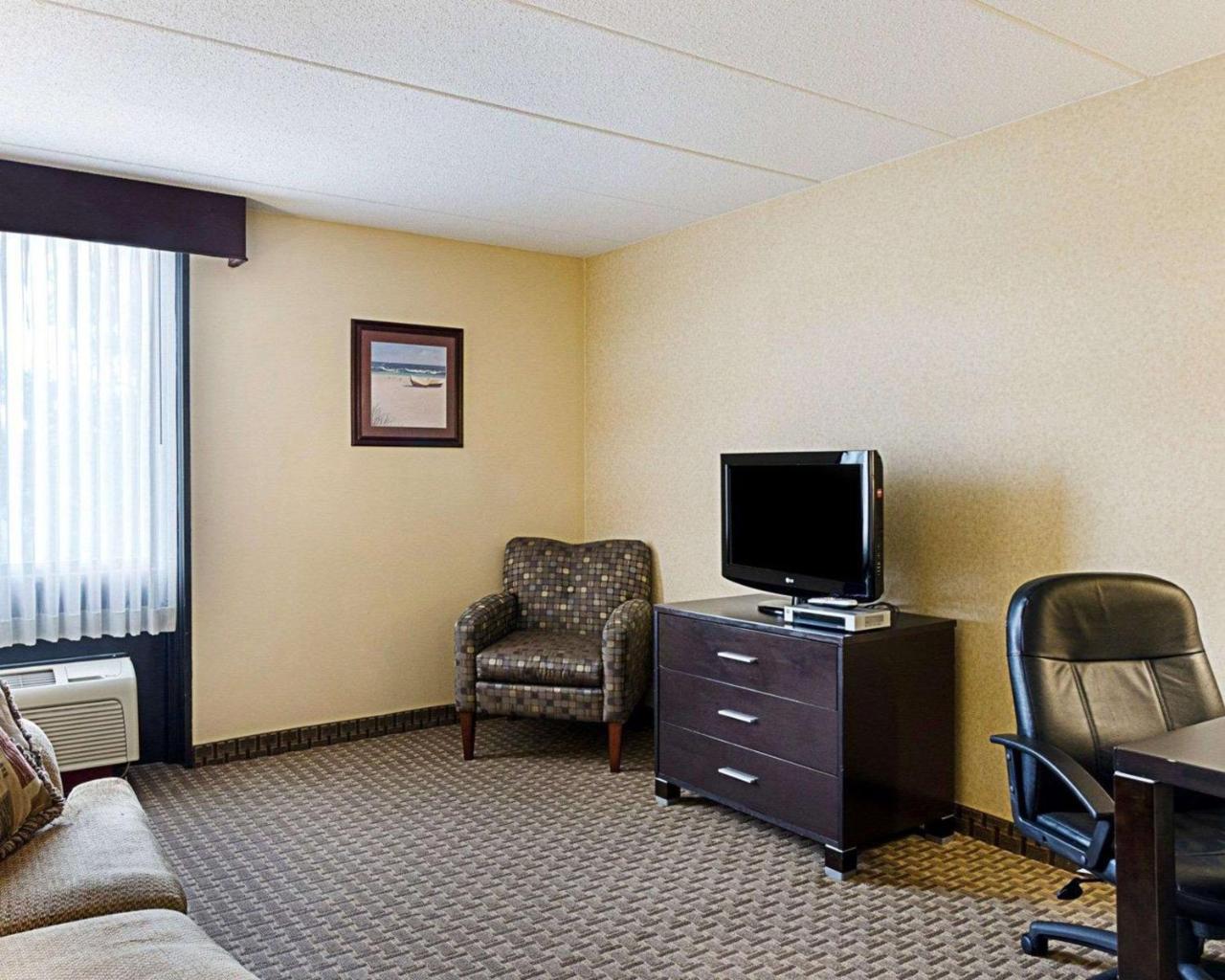 Holiday Inn Express - Fall River North Eksteriør bilde