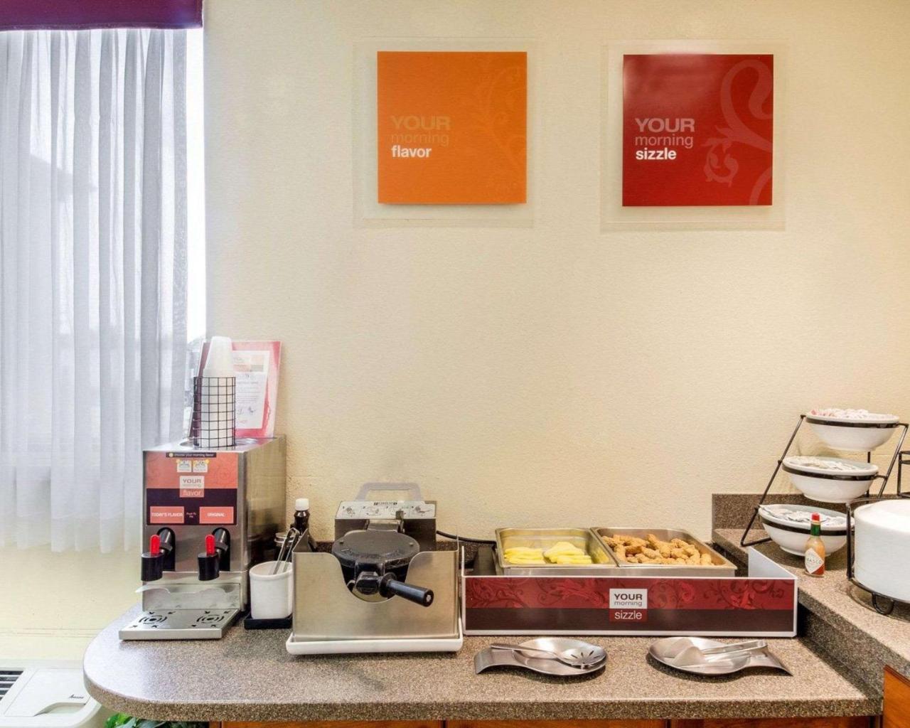 Holiday Inn Express - Fall River North Eksteriør bilde