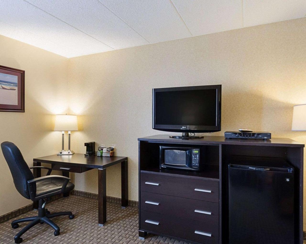 Holiday Inn Express - Fall River North Eksteriør bilde